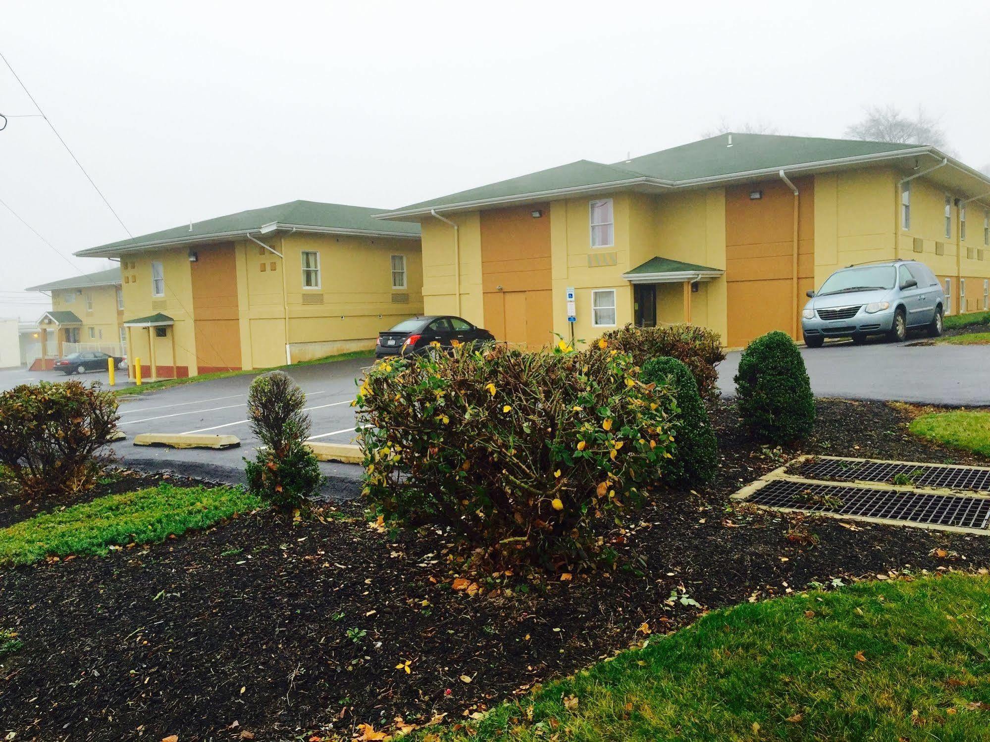Super 8 By Wyndham Allentown Buitenkant foto